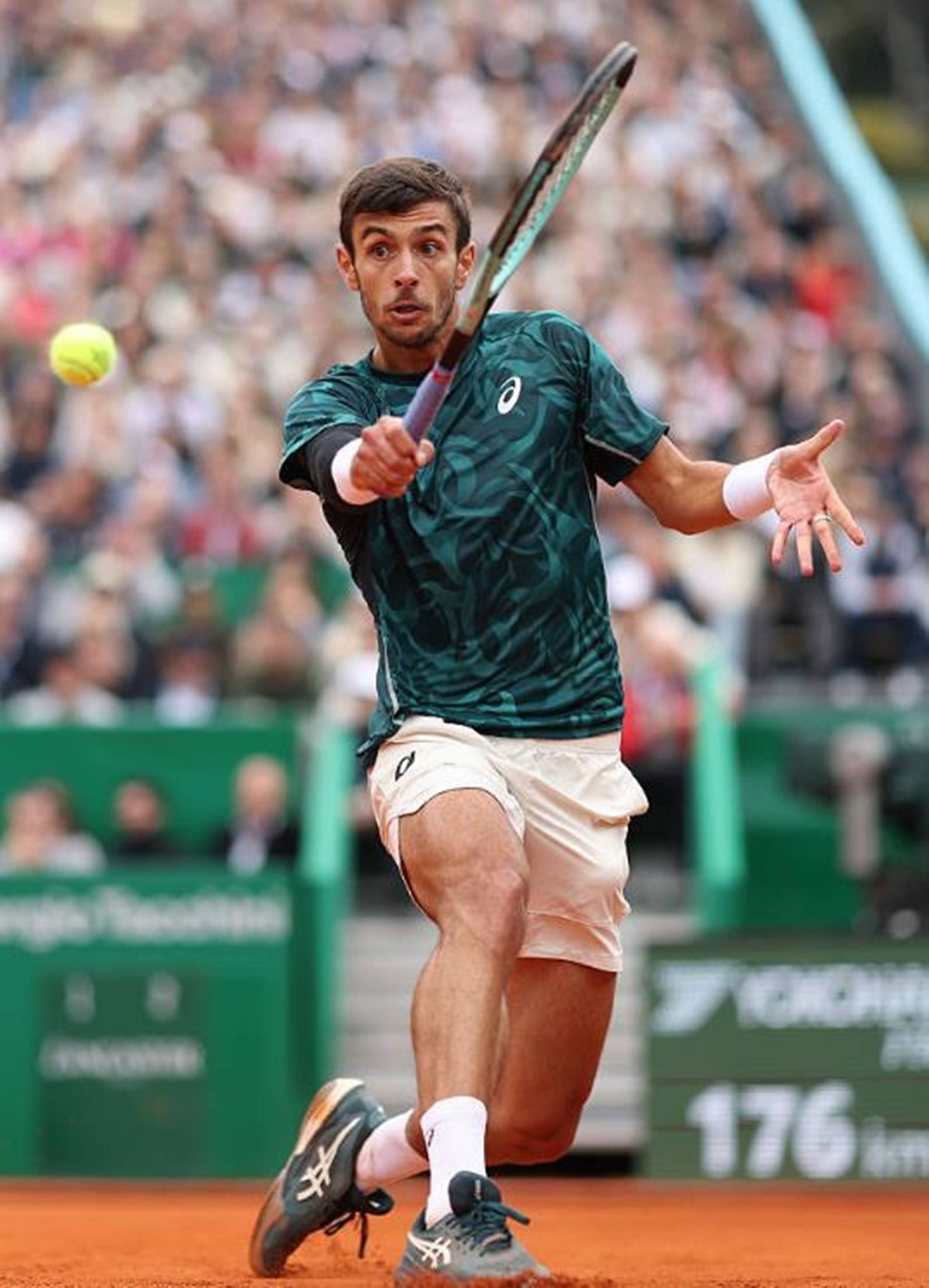 他在场上的 他在场上的